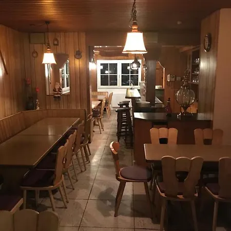 Haus Astenblick In Fuer Bis Zu 35 Personen Fuer Wanderveranstaltungen Und Familienfeiern * ווינטרברג