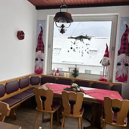 Haus Astenblick In Winterberg Wanderveranstaltungen, Firmen-Familienfeiern Bis 35 P *