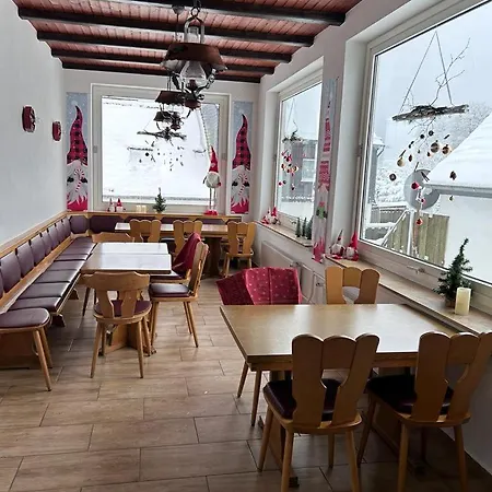 Haus Astenblick In Fuer Bis Zu 35 Personen Fuer Wanderveranstaltungen Und Familienfeiern * ווינטרברג
