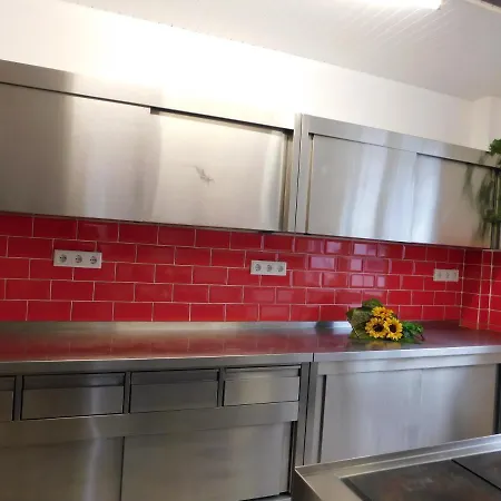 Haus Astenblick In Fuer Bis Zu 35 Personen Fuer Wanderveranstaltungen Und Familienfeiern Apartment *