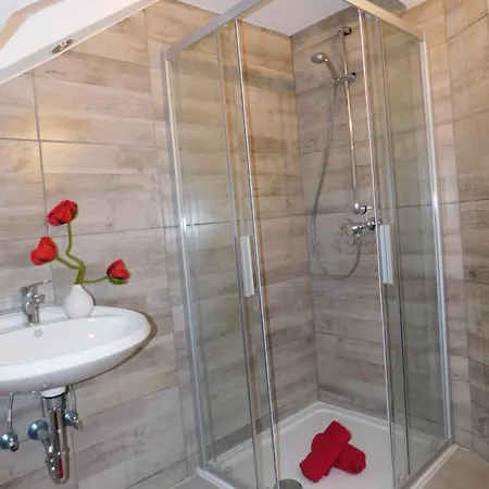 Haus Astenblick In Winterberg Wanderveranstaltungen, Firmen-Familienfeiern Bis 35 P *