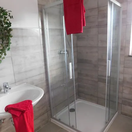Haus Astenblick In Winterberg Wanderveranstaltungen, Firmen-Familienfeiern Bis 35 P Apartamento *