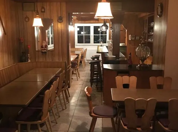 Haus Astenblick In Für Bis Zu 35 Personen Für Wanderveranstaltungen Und Familienfeiern * Winterberg