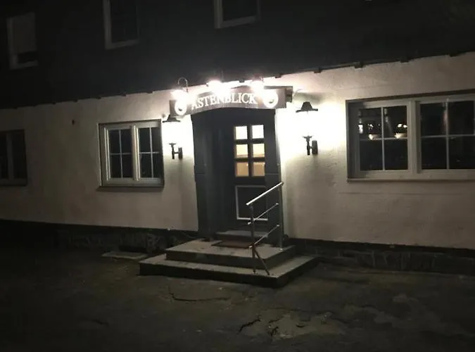 Haus Astenblick In Für Bis Zu 35 Personen Für Wanderveranstaltungen Und Familienfeiern * Winterberg