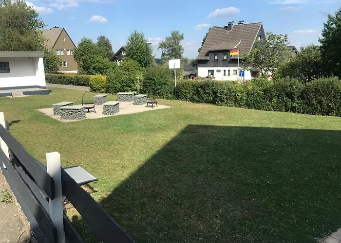 Apartamento Haus Astenblick In Für Bis Zu 35 Personen Für Wanderveranstaltungen Und Familienfeiern