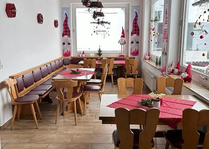 Apartamento Haus Astenblick In Für Bis Zu 35 Personen Für Wanderveranstaltungen Und Familienfeiern *