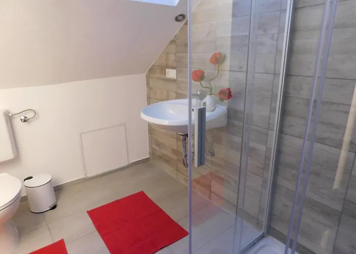 Apartamento Haus Astenblick In Für Bis Zu 35 Personen Für Wanderveranstaltungen Und Familienfeiern